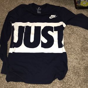 NWOT! Nike long sleeve T-shirt